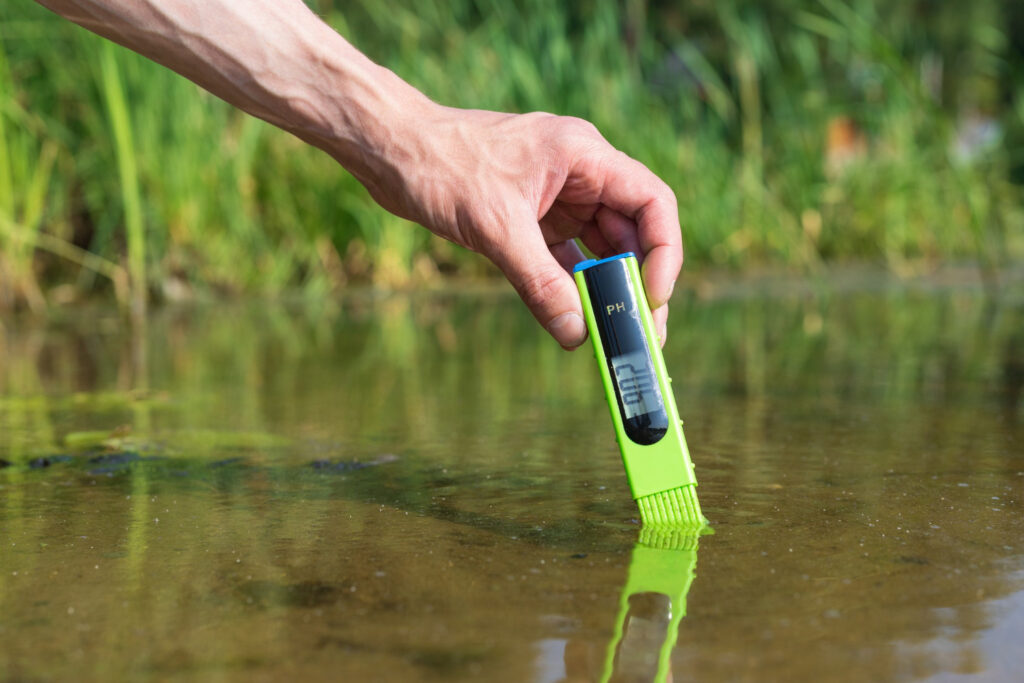 aquarium setup measuring water content